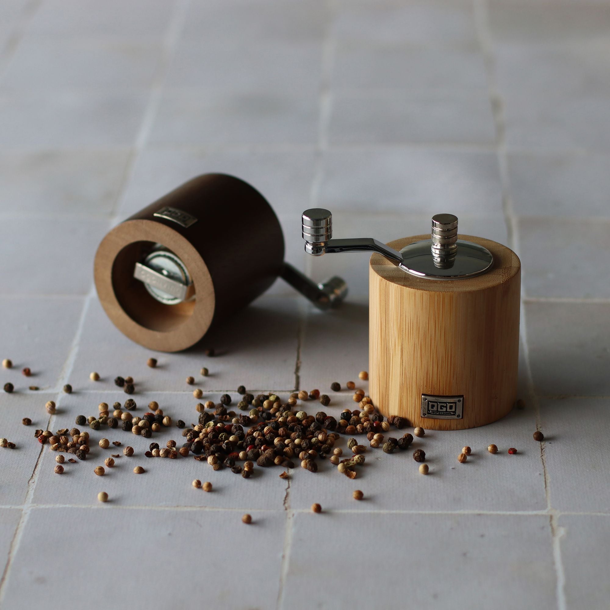 9 cm wooden hand crank pepper mill – ogo living