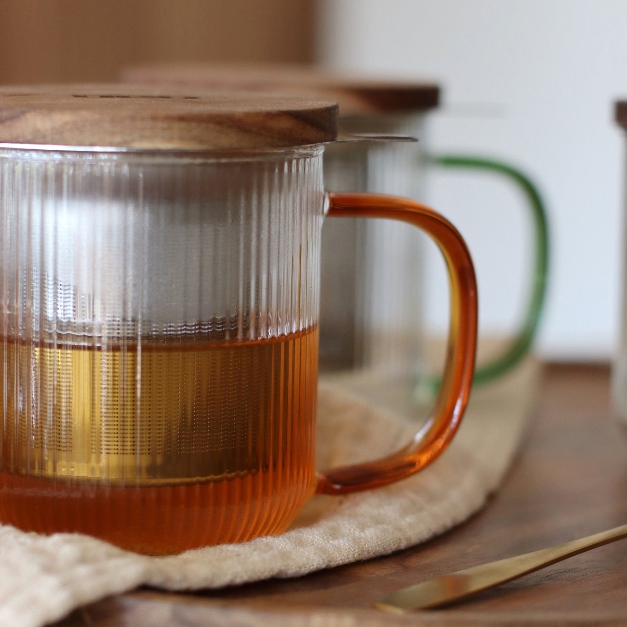 Tisanière KARL En Verre Borosilicate 300ml – Infuseur Inox, Couvercle Bois Acacia – Lavable Au Lave-vaisselle (sans Couvercle) – Design Cocooning